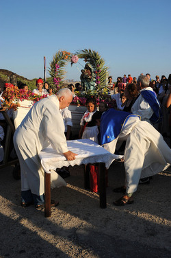 PROCESSIONE RELIGIOSA DEL MARE a Linosa. Fotografie di Giulio Azzarello ©2014. PROCESSIONE RELIGIOSA DEL MARE a Linosa. Fotografie di Giulio Azzarello ©2014.
