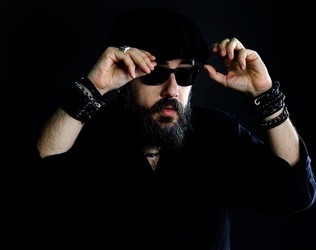 ALESSIO BOSCO musicista compositore. Fotografie di Giulio Azzarello &copy;2018.