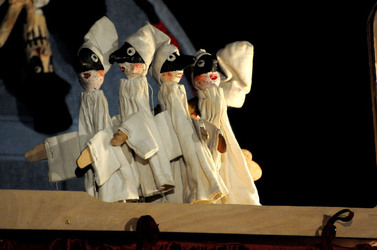 BRUNO LEONE e il suo Pulcinella spettacolo. Fotografie di Giulio Azzarello ©2014. BRUNO LEONE e il suo Pulcinella spettacolo. Fotografie di Giulio Azzarello ©2014.