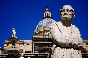 PIAZZA PRETORIA a Palermo panoramiche e particolari. Fotografie di Giulio Azzarello &copy;2014.