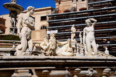 PIAZZA PRETORIA a Palermo panoramiche e particolari. Fotografie di Giulio Azzarello &copy;2014.