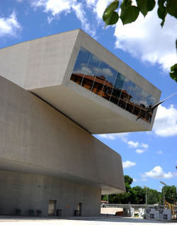 MUSEO MAXXI contemporaneo a Roma panoramiche e particolari. Fotografie di Giulio Azzarello ©2014. MUSEO MAXXI contemporaneo a Roma panoramiche e particolari. Fotografie di Giulio Azzarello ©2014.