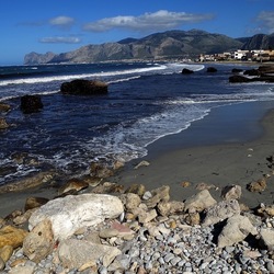 COSTA SICILIANA. Fotografie di Giulio Azzarello &copy;2022.