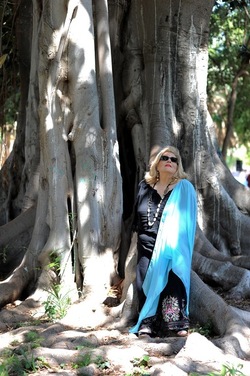 SARA FAVARO attrice e poetessa siciliana. Fotografie di Giulio Azzarello &copy;2018.