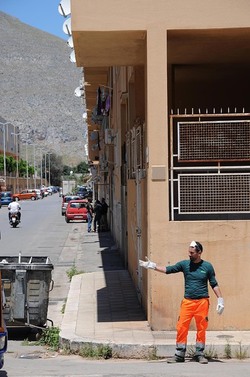 IL QUARTIERE ZEN di Palermo. Fotografie di Giulio Azzarello ©2014. IL QUARTIERE ZEN di Palermo. Fotografie di Giulio Azzarello ©2014.