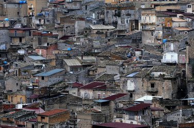 FAVARA in provincia di Agrigento. Fotografie di Giulio Azzarello 2014.