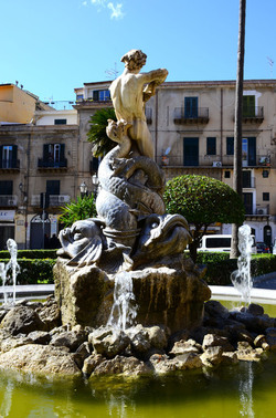 MONREALE in Sicilia. Fotografie di Giulio Azzarello &copy;2016.