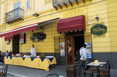 CAMILLERI e MONTALBANO a Porto Empedocle Agrigento . Fotografie di Giulio Azzarello ©2014. CAMILLERI e MONTALBANO a Porto Empedocle Agrigento . Fotografie di Giulio Azzarello ©2014.