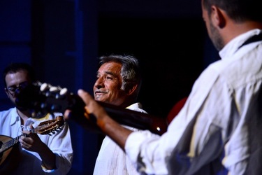 SERENATA fotografie di Giulio Azzarello ©2020. SERENATA fotografie di Giulio Azzarello ©2020.