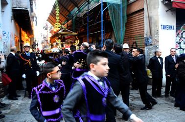 PROCESSIONI religiose per la Pasqua a Palermo. Fotografie di Giulio Azzarello ©2016. PROCESSIONI religiose per la Pasqua a Palermo. Fotografie di Giulio Azzarello ©2016.