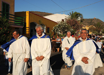 PROCESSIONE RELIGIOSA DEL MARE a Linosa. Fotografie di Giulio Azzarello ©2014. PROCESSIONE RELIGIOSA DEL MARE a Linosa. Fotografie di Giulio Azzarello ©2014.