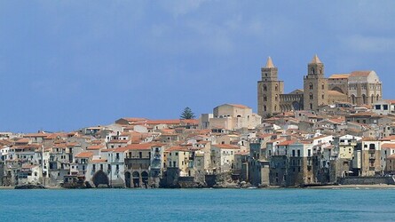 CEFALU e il suo Duomo in Sicilia. Fotografie di Giulio Azzarello &copy;2014.