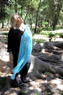 SARA FAVARO attrice e poetessa siciliana. Fotografie di Giulio Azzarello &copy;2018.