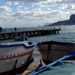 MONDELLO. Fotografe di Giulio Azzarello &copy;2023.