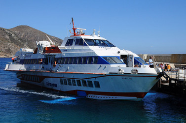 Il PORTO DI FAVIGNANA in Sicilia visioni panoramiche o particolari. Fotografie di Giulio Azzarello &copy;2014.