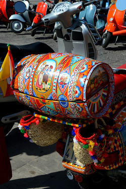 VESPE raduno storico a Palermo panoramiche e particolari. Fotografie di Giulio Azzarello &copy;2014.