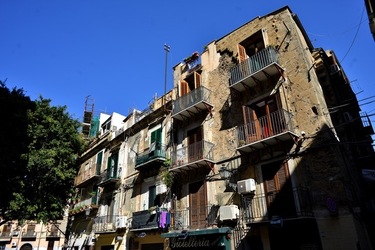 CENTRO STORICO di PALERMO fotografie di Giulio Azzarello ©2019.