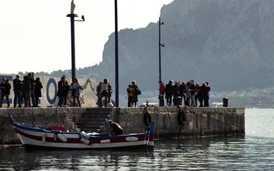 MARE Mondello e Palermo febbraio 2022. Fotografie di Giulio Azzarello &copy;2022.