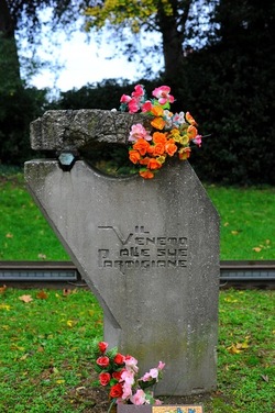 BIENNALE di VENEZIA 2017 la citt&agrave; particolari. Fotografie di Giulio Azzarello &copy;2018.