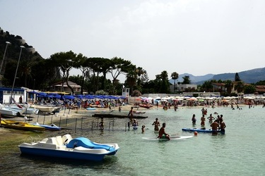 MONDELLO. Fotografe di Giulio Azzarello &copy;2023.