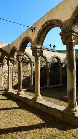 IL CHIOSTRO di S.Angelo di Brolo Messina . Fotografie di Giulio Azzarello ©2014. IL CHIOSTRO di S.Angelo di Brolo Messina . Fotografie di Giulio Azzarello ©2014.