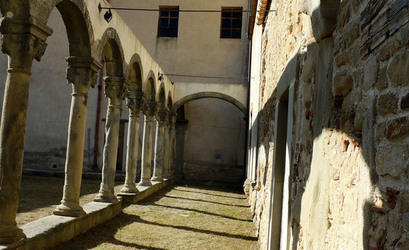 IL CHIOSTRO di S.Angelo di Brolo Messina . Fotografie di Giulio Azzarello ©2014. IL CHIOSTRO di S.Angelo di Brolo Messina . Fotografie di Giulio Azzarello ©2014.