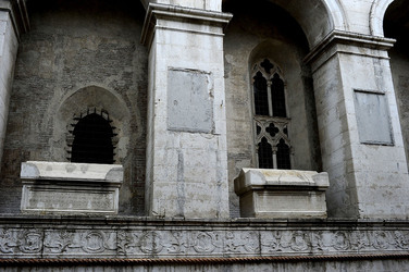 TEMPIO MALATESTIANO e SPIAGGIA di Rimini. Fotografie di Giulio Azzarello &copy;2016.