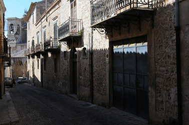 POLIZZI GENEROSA in Sicilia. Fotografie di Giulio Azzarello ©2014. POLIZZI GENEROSA in Sicilia. Fotografie di Giulio Azzarello ©2014.