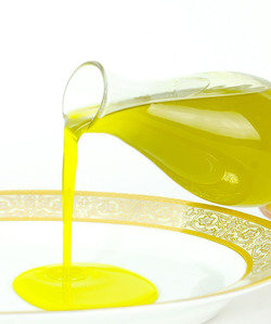 OLIO DI OLIVA di Sicilia. Fotografie di Giulio Azzarello &copy;2016.