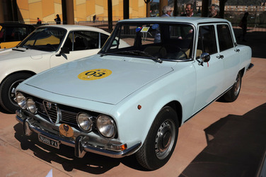 AUTO CLASSICHE ovvero la loro modernit&agrave; in mostra con tanti modelli del passato. Fotografie di Giulio Azzarello &copy;2014.