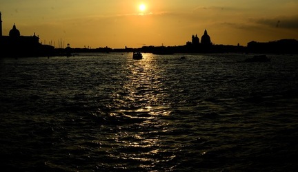 VENEZIA fotografie di Giulio Azzarello ©2020. VENEZIA fotografie di Giulio Azzarello ©2020.