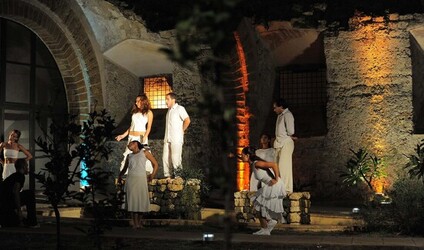 DANZE URBANE contemporanee per le vie di Palermo. Fotografie di Giulio Azzarello &copy;2014.