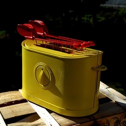 TOAST. Fotografie di Giulio Azzarello &copy;2025.