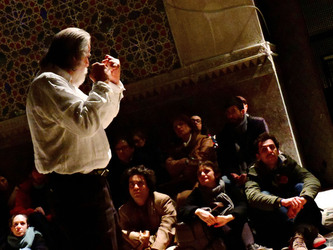 Mimmo Cuticchio in un suo spettacolo. Fotografie di Giulio Azzarello &copy;2017.