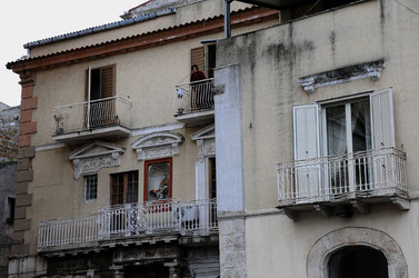 FAVARA in provincia di Agrigento. Fotografie di Giulio Azzarello 2014.