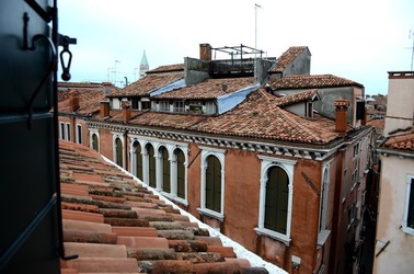 VENEZIA fotografie di Giulio Azzarello &copy;2022.