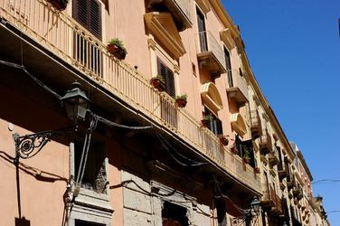 TRAPANI il centro storico il porto il mare la colombaia. Fotografie di Giulio Azzarello ©2014. TRAPANI il centro storico il porto il mare la colombaia. Fotografie di Giulio Azzarello ©2014.