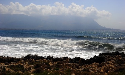 PAESAGGIO SICILIANO di MARE. Fotografia di Giulio Azzarello &copy;2018.