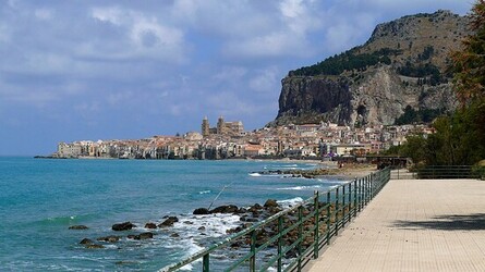 CEFALU e il suo Duomo in Sicilia. Fotografie di Giulio Azzarello &copy;2014.
