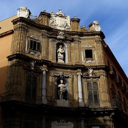 PALERMO. Fotografie di Giulio Azzarello ©2022. PALERMO. Fotografie di Giulio Azzarello ©2022.