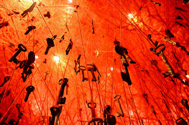 BIENNALE di VENEZIA padiglione giapponese. Foto di Giulio Azzarello &copy;2015 2016. Opera di Chiharu Shiota The KEY in the HAND .