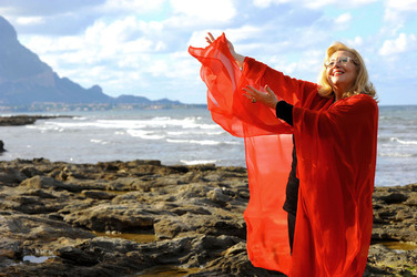 SARA FAVARO attrice e scrittrice italiana. Fotografie di Giulio Azzarello &copy;2015 2016.
