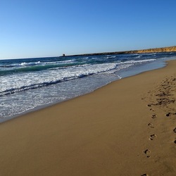 COSTA SICILIANA. Fotografie di Giulio Azzarello &copy;2022.