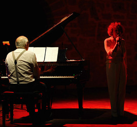 JAZZ spettacolo di Moschella Mulè. Fotografie di Giulio Azzarello ©2016. JAZZ spettacolo di Moschella Mulè. Fotografie di Giulio Azzarello ©2016.