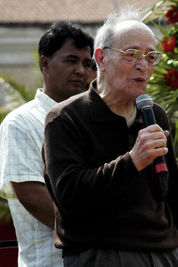 DINO FRISULLO pacifista universale un ricordo. Fotografie di Giulio Azzarello ©2014.