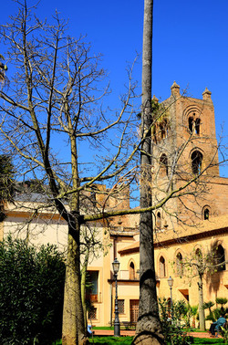 MONREALE in Sicilia. Fotografie di Giulio Azzarello &copy;2016.