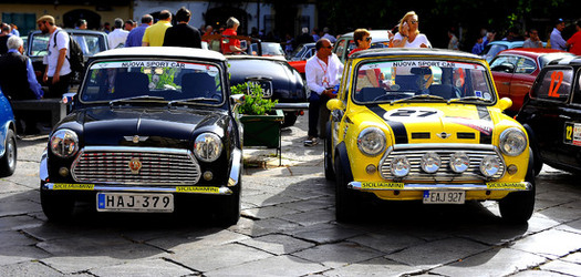 RADUNO di auto classiche MiniCooper. Fotografie di Giulio Azzarello &copy;2016.