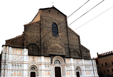 BOLOGNA centro storico. Fotografie di Giulio Azzarello ©2016. BOLOGNA centro storico. Fotografie di Giulio Azzarello ©2016.