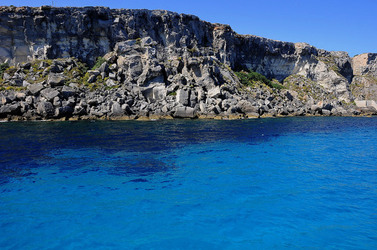 ISOLA DI FAVIGNANA in Sicilia. Visioni panoramiche o particolari. Fotografie di Giulio Azzarello ©2014. ISOLA DI FAVIGNANA in Sicilia. Visioni panoramiche o particolari. Fotografie di Giulio Azzarello ©2014.