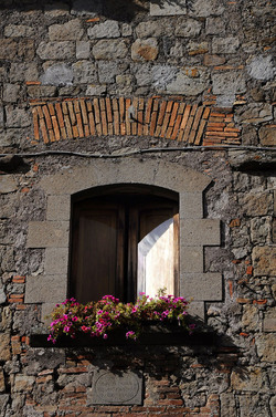 VITERBO e il suo centro storico. Fotografie di Giulio Azzarello &copy;2014.